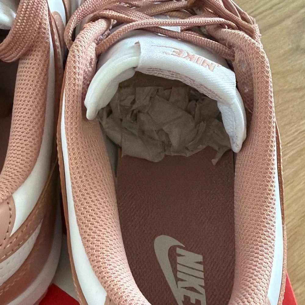 Nike box label